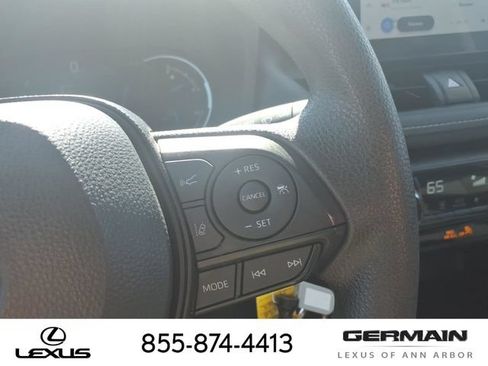 Used 2025 Toyota RAV4 LE AWD/4WD image 18