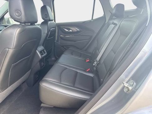 Used 2023 GMC Terrain SLT w/ Tech Package FWD image 12