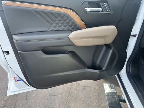 New 2026 GMC Canyon Denali image 15