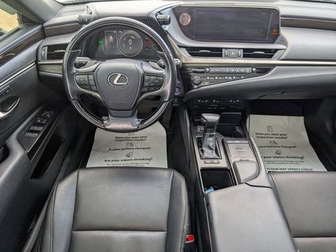 Used 2019 Lexus ES 300h w/ Premium Package image 27