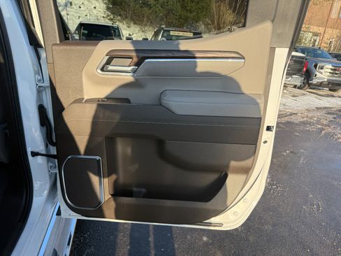 New 2026 GMC Sierra 1500 SLT w/ SLT Premium Package image 22