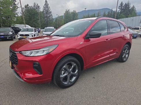 Certified 2024 Ford Escape ST-Line w/ Tech Pack #1 AWD/4WD image 4