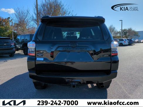 Used 2021 Toyota 4Runner SR5 Premium image 6