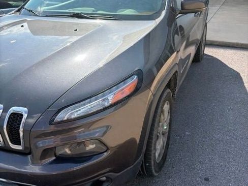 Used 2015 Jeep Cherokee Limited AWD/4WD image 4