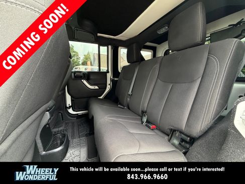 Used 2018 Jeep Wrangler Unlimited Sahara AWD/4WD image 17