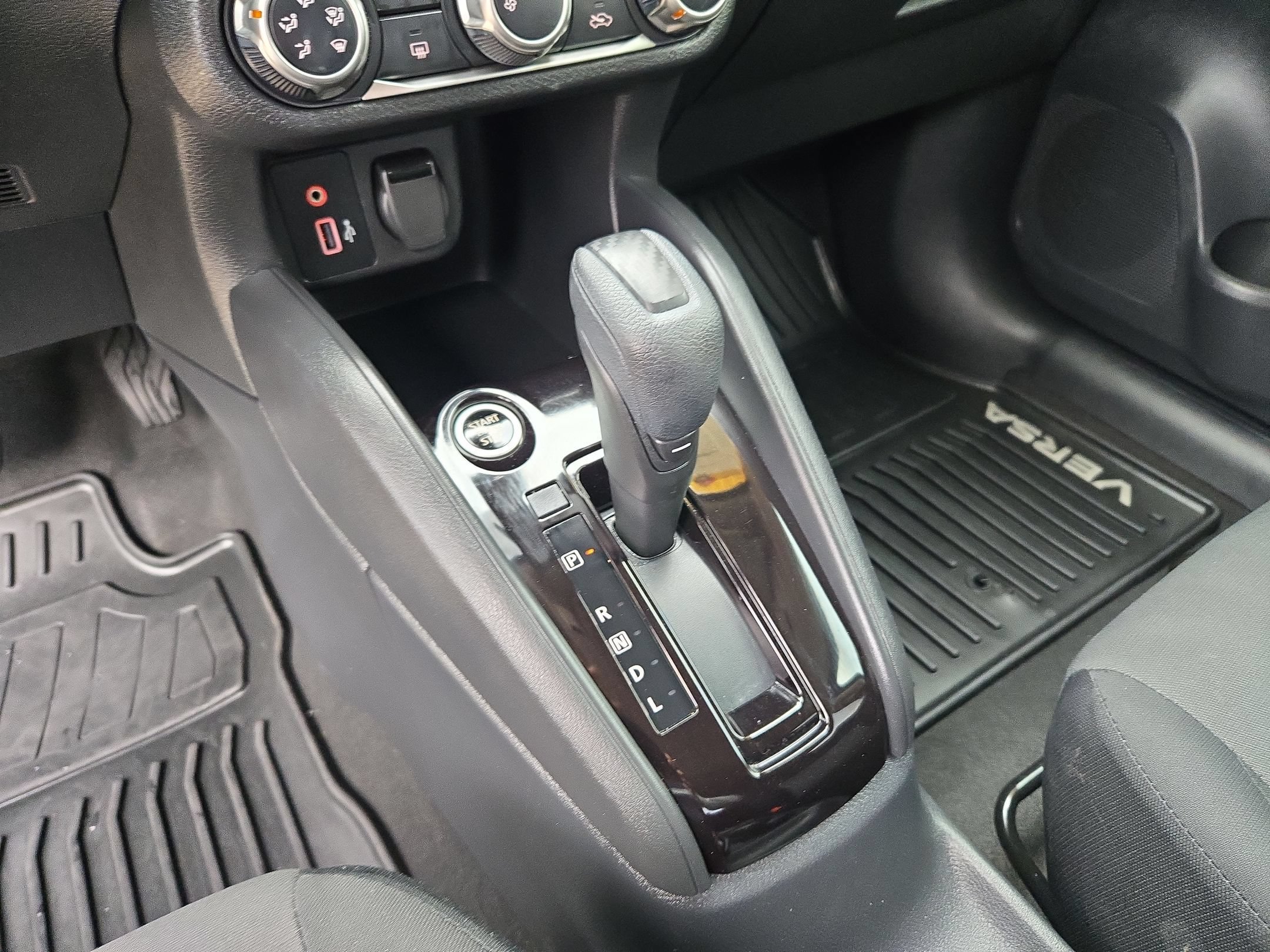 Used 2021 Nissan Versa S FWD image 19