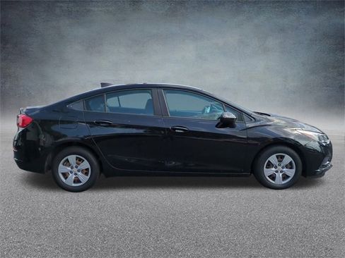 Certified 2018 Chevrolet Cruze LS image 10