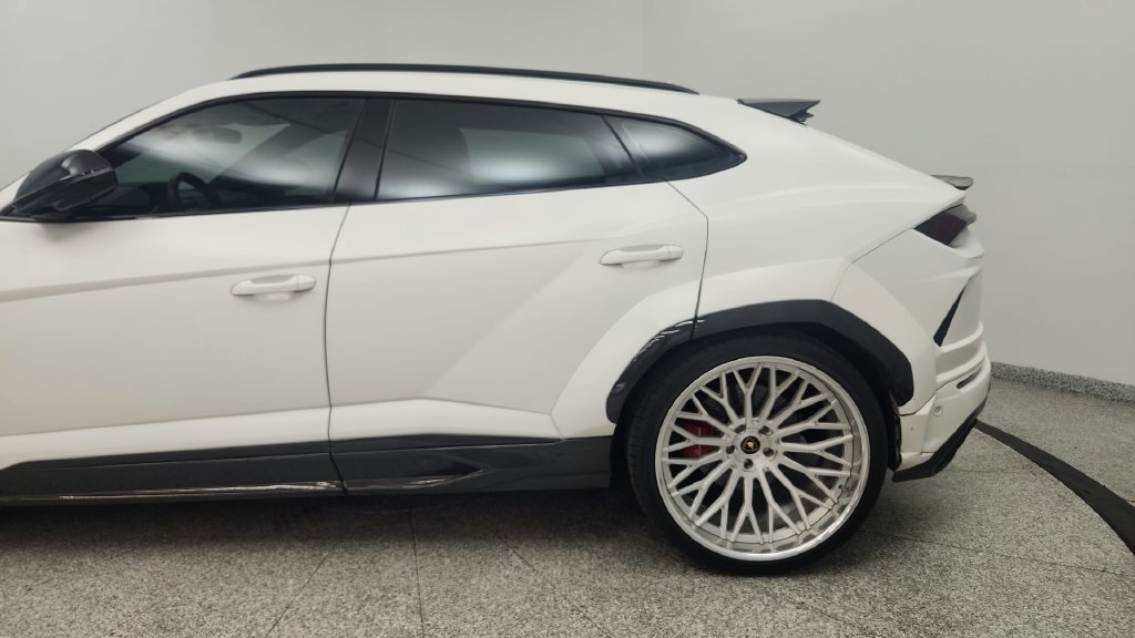 Used 2019 Lamborghini Urus AWD/4WD image 14