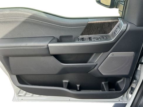 New 2026 Ford F250 Lariat w/ Black Appearance Package image 45