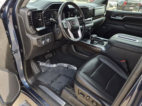 Certified 2022 GMC Sierra 1500 SLT w/ SLT Convenience Package image 12