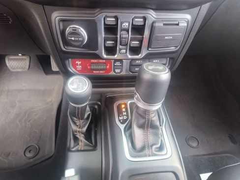 Used 2022 Jeep Wrangler Unlimited Rubicon w/ Xtreme Recon 35" Tire Package image 20