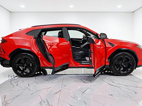 Used 2020 Lamborghini Urus AWD/4WD image 16