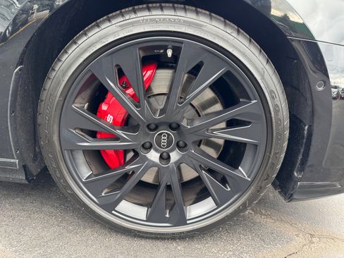 Used 2025 Audi S8 w/ Executive Package AWD/4WD image 35