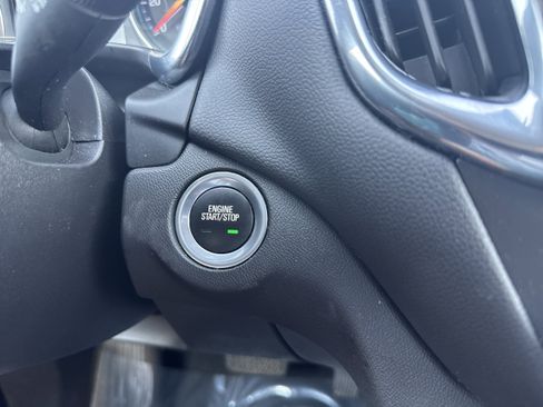 Used 2024 Chevrolet Equinox LT image 19