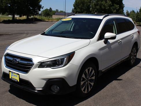 Used 2018 Subaru Outback 2.5i Touring w/ Popular Package #3 AWD/4WD image 2