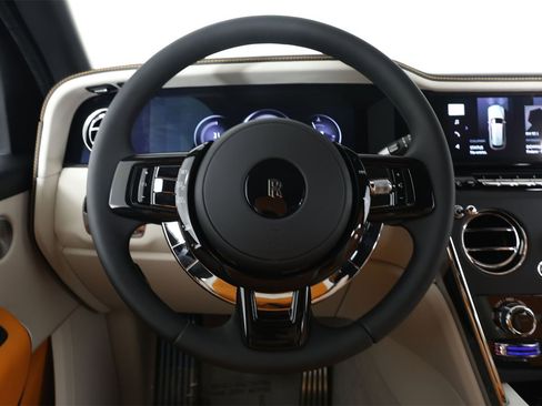 New 2026 Rolls-Royce Cullinan image 12