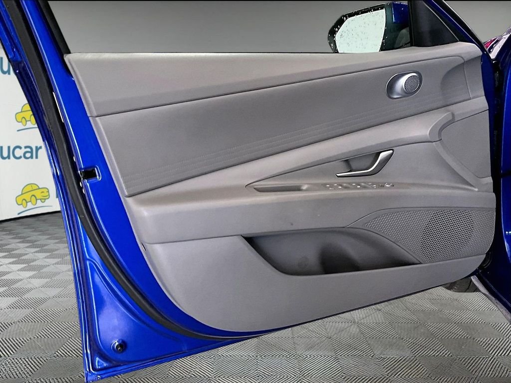 Used 2023 Hyundai Elantra SEL FWD image 9