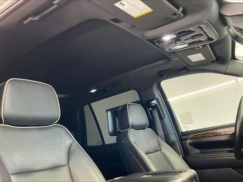 Used 2023 Chevrolet Tahoe Premier AWD/4WD image 24