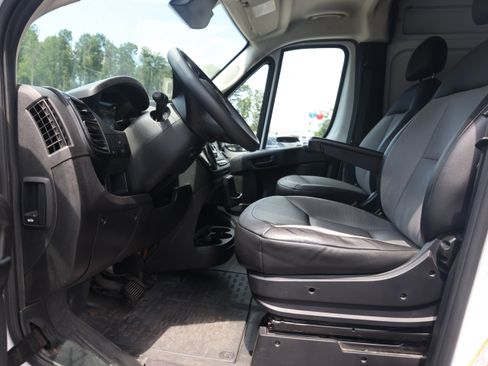 Used 2024 RAM ProMaster 2500 w/ Convenience Group FWD image 21