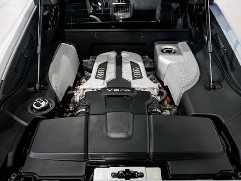 Used 2014 Audi R8 V8 image 38