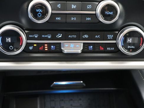 Used 2024 Ford Expedition XLT image 24