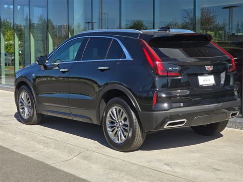 Certified 2025 Cadillac XT4 Premium Luxury image 3
