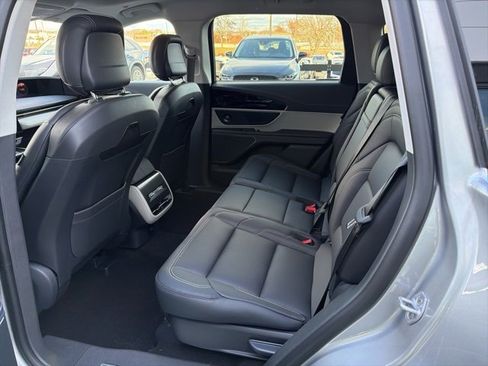 New 2025 Lincoln Nautilus Premier w/ Equipment Group 102A image 7