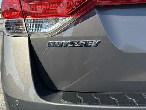 Used 2016 Honda Odyssey Touring Elite image 12