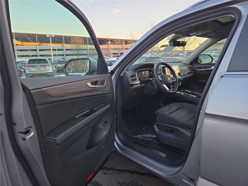 New 2026 Volkswagen Atlas SEL image 11