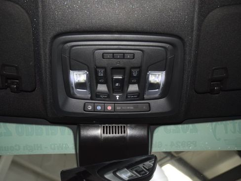 Used 2025 Chevrolet Silverado 2500 High Country w/ Technology Package AWD/4WD image 55