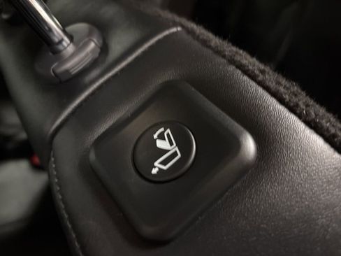 Used 2023 Kia Telluride LX image 32