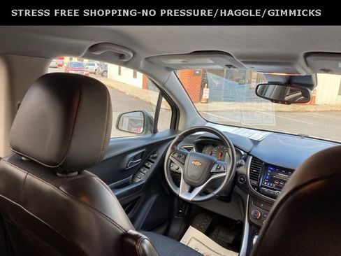 Used 2021 Chevrolet Trax LT w/ Redline Edition image 32