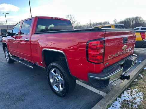 Used 2019 Chevrolet Silverado 2500 LT w/ LT Convenience Package image 5