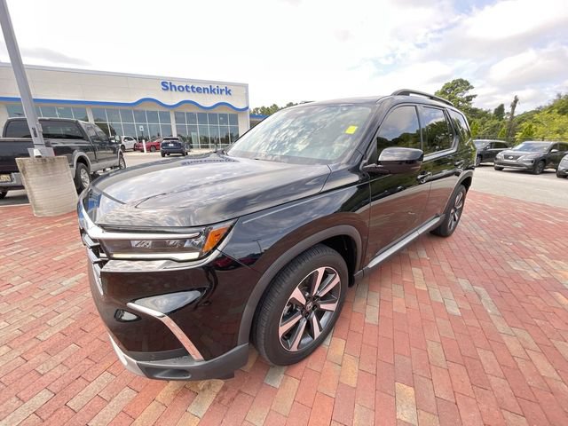 Certified 2025 Honda Pilot Touring image 33