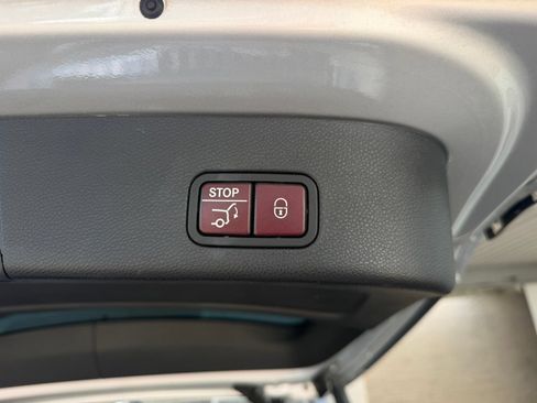 Used 2016 Mercedes-Benz GL 63 AMG 4MATIC image 17
