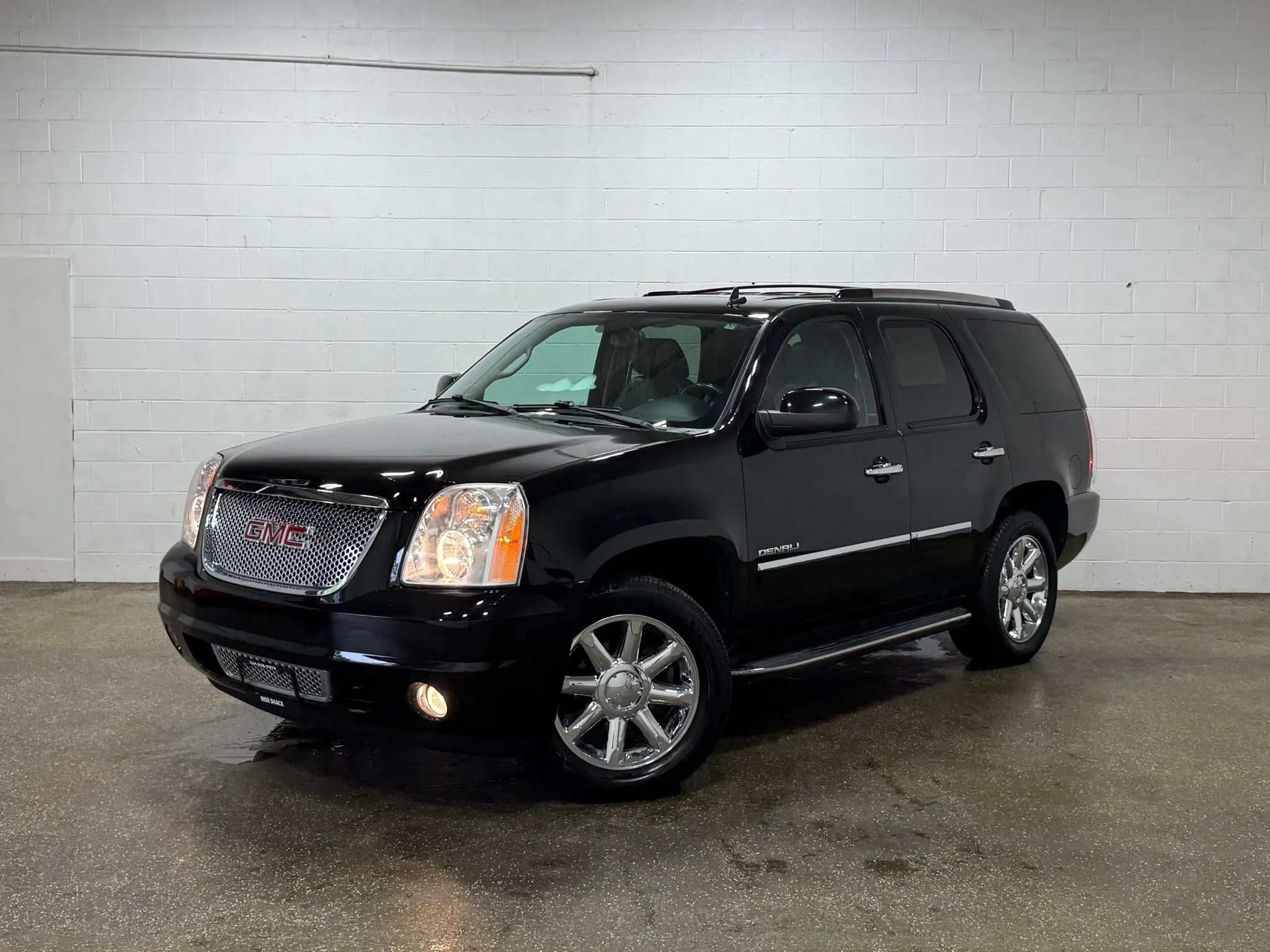 Used 2013 GMC Yukon Denali AWD/4WD image 7