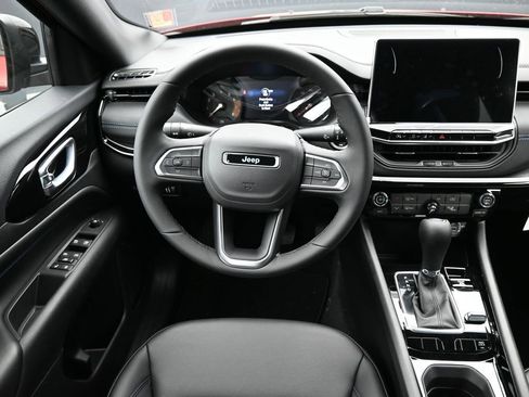 New 2026 Jeep Compass Latitude image 12
