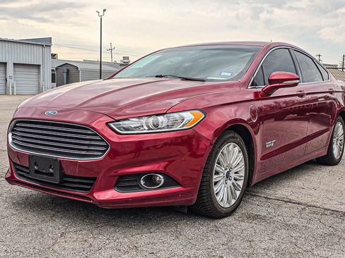 Used 2015 Ford Fusion Energi SE image 3