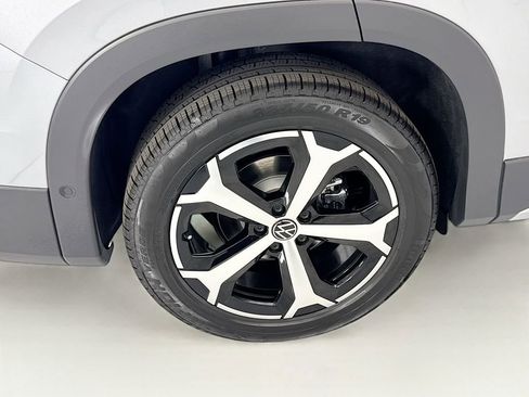 New 2026 Volkswagen Tiguan SE image 31