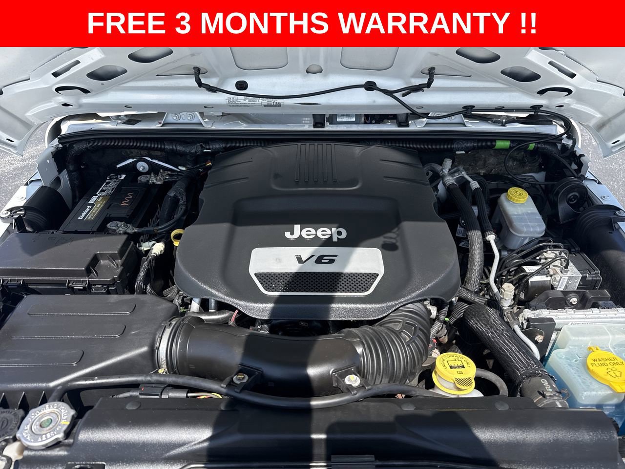 Used 2018 Jeep Wrangler Unlimited Sahara AWD/4WD image 11