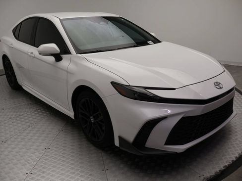 Certified 2026 Toyota Camry SE FWD image 6