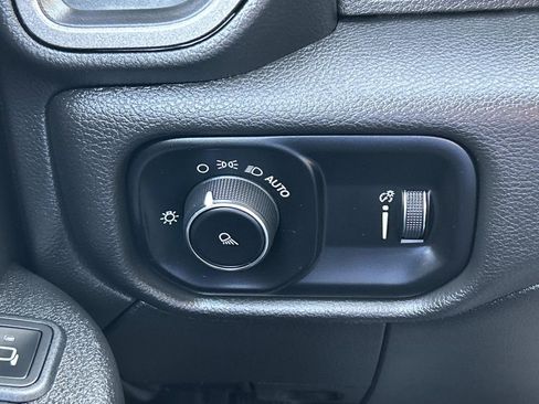 Used 2024 RAM 3500 Tradesman w/ Chrome Appearance Group image 30