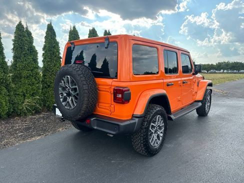 Used 2025 Jeep Wrangler Unlimited Sahara w/ Safety Group AWD/4WD image 7