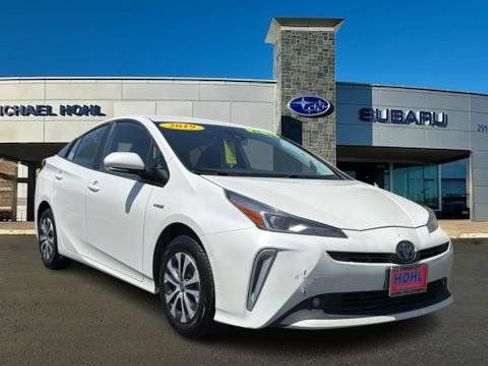 Used 2019 Toyota Prius LE AWD/4WD image 1