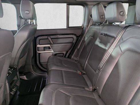 Used 2024 Land Rover Defender 110 S image 20