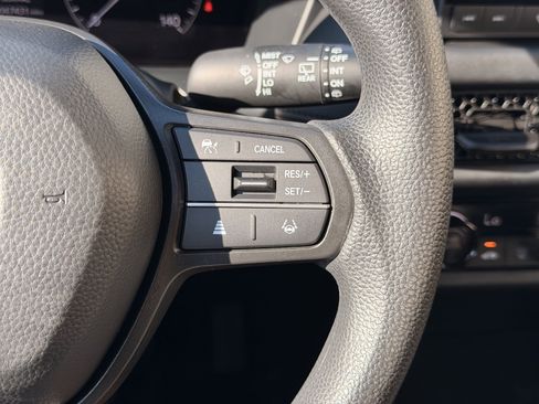 Used 2023 Honda HR-V LX image 26