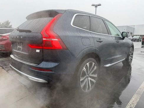 Used 2023 Volvo XC60 T8 Ultimate w/ Climate Package image 4