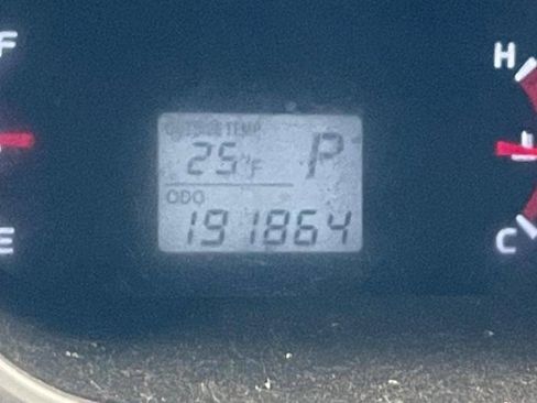 Used 2009 Pontiac Vibe w/ Preferred Package image 38