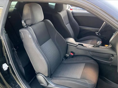 Used 2021 Dodge Challenger SXT w/ Blacktop Package image 9
