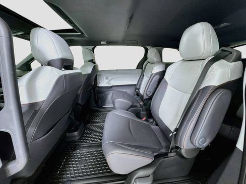 Used 2024 Toyota Sienna XSE AWD/4WD image 23